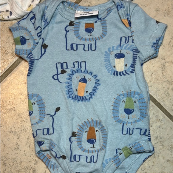 Animal and Car Onsie Baby Bundle - Picture 3 of 4